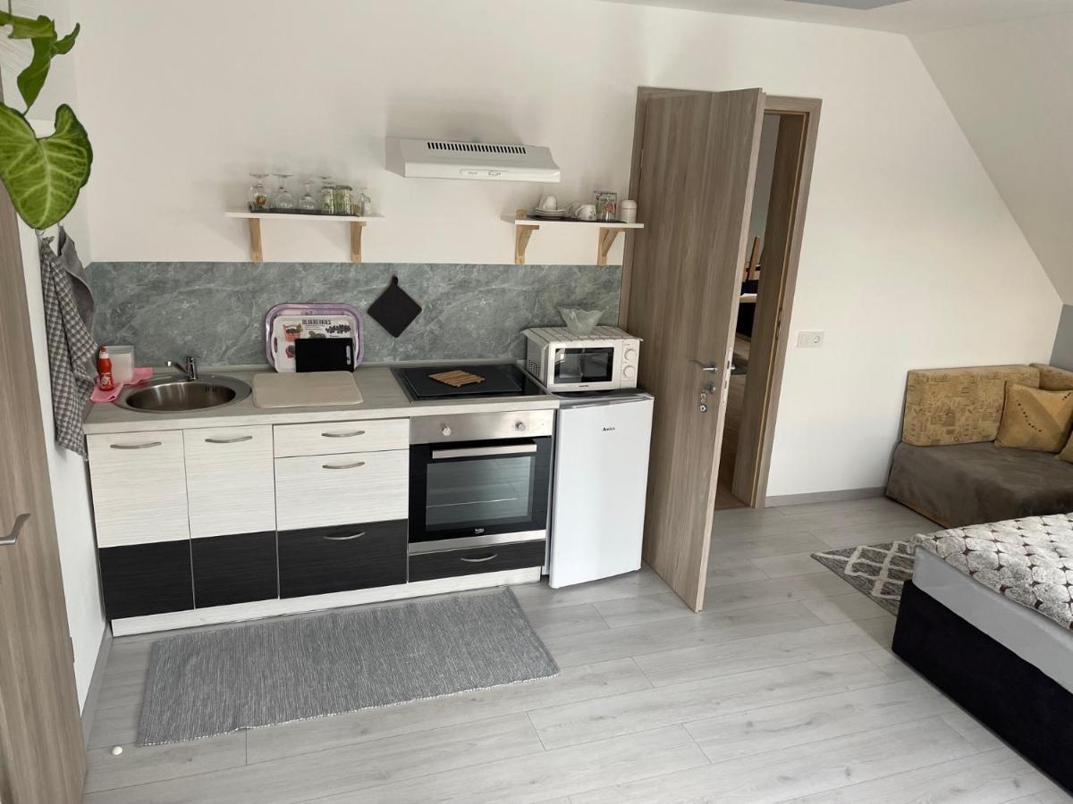 Jasmin Apartment House Вонярквашеги Екстериор снимка
