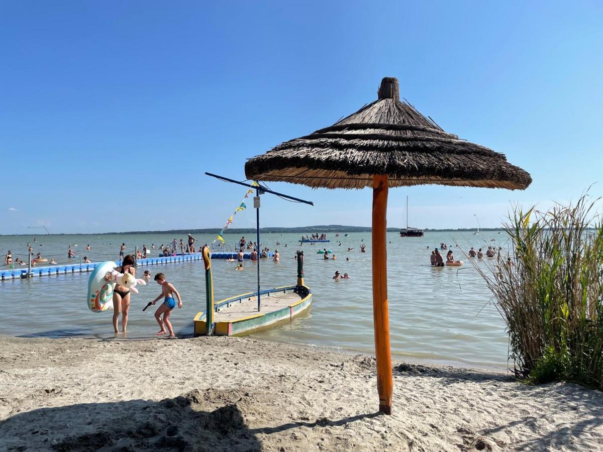Jasmin Apartment House Вонярквашеги Екстериор снимка
