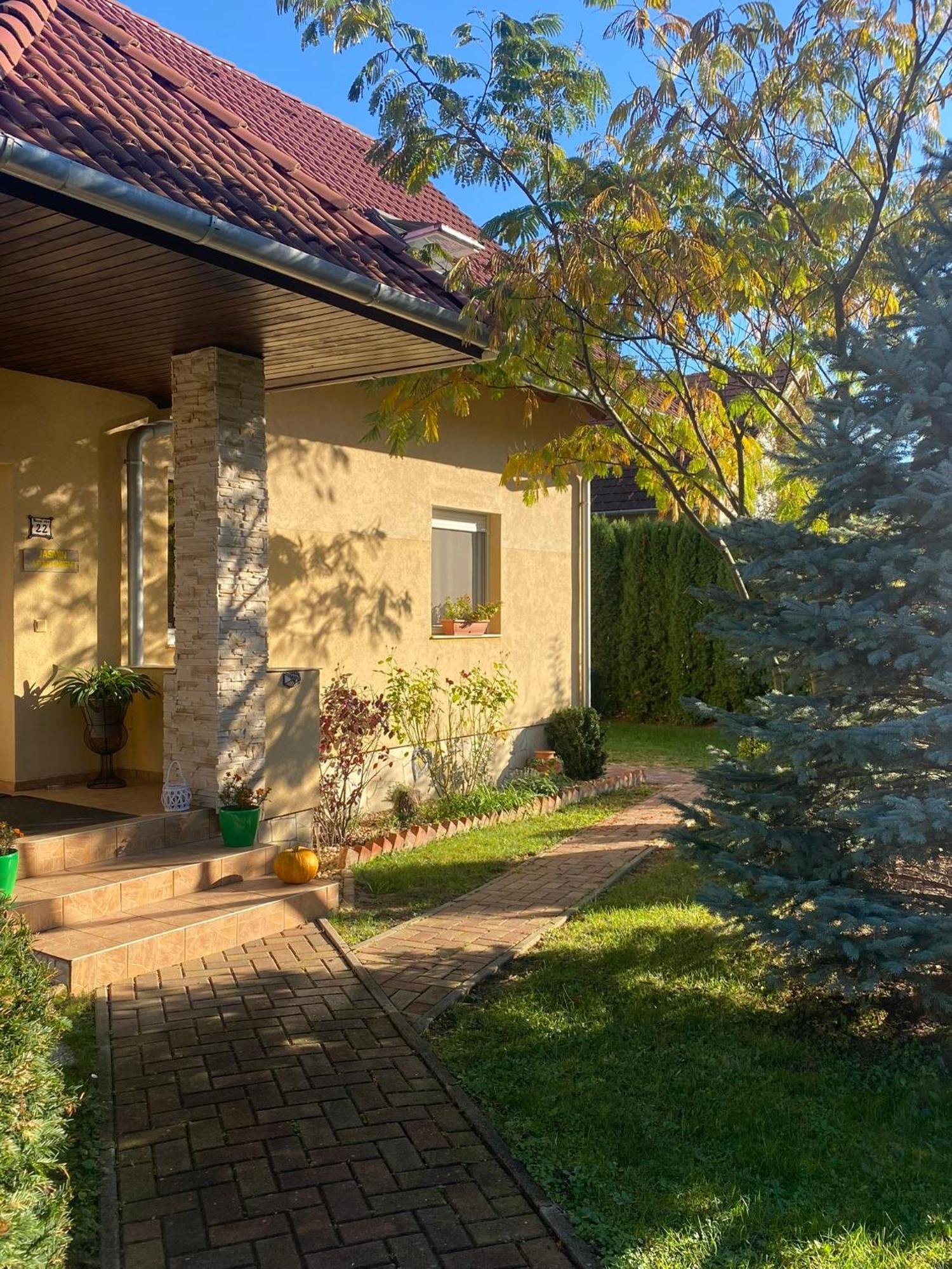 Jasmin Apartment House Вонярквашеги Екстериор снимка